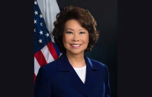 엘레인 차오, 폭동으로 트럼프 행정부 교통부 장관 사임 발표