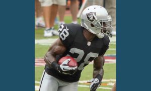전 NFL 선수인 필립 아담스, 사우스 캐롤라이나 5명 살해한 용의자