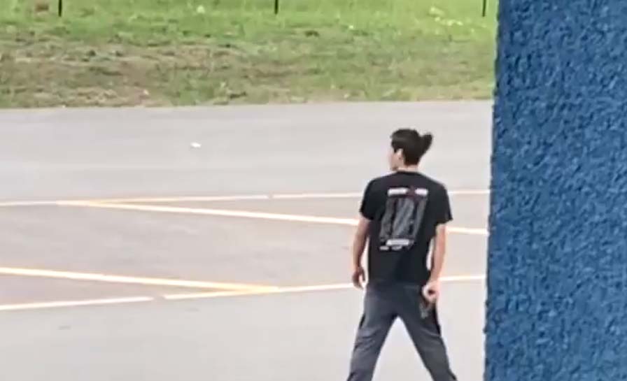 포트워스 경찰, 도로에서 총기로 분노 표출한 용의자 수색 중