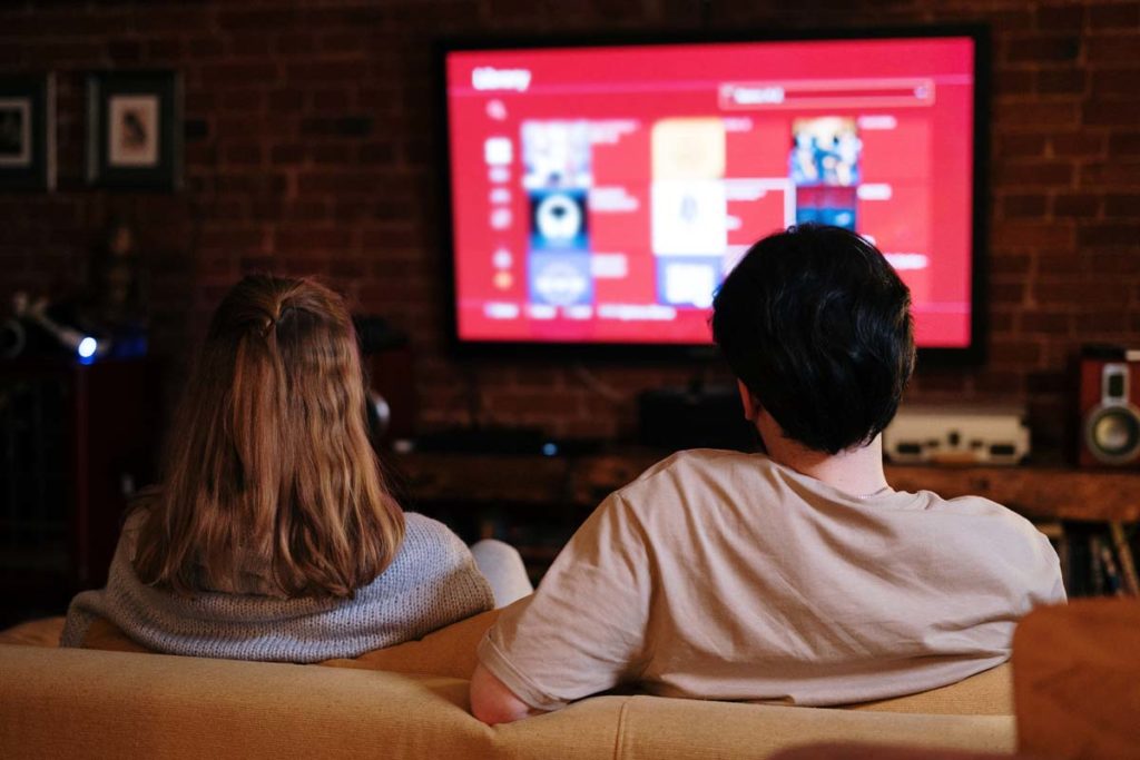 한 웹사이트, 집 개선 TV프로 시청하는 사람에게 1,000달러 지불