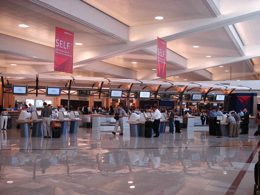 애틀랜타 공항, 확인되지 않은 무기사용 의심돼 모든 항공기 임시적 운행 중단