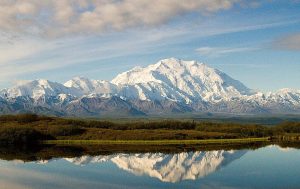 Denali_Mountain_and_Lake