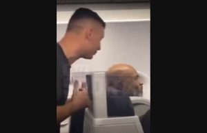 mike_tyson_in_air_plane