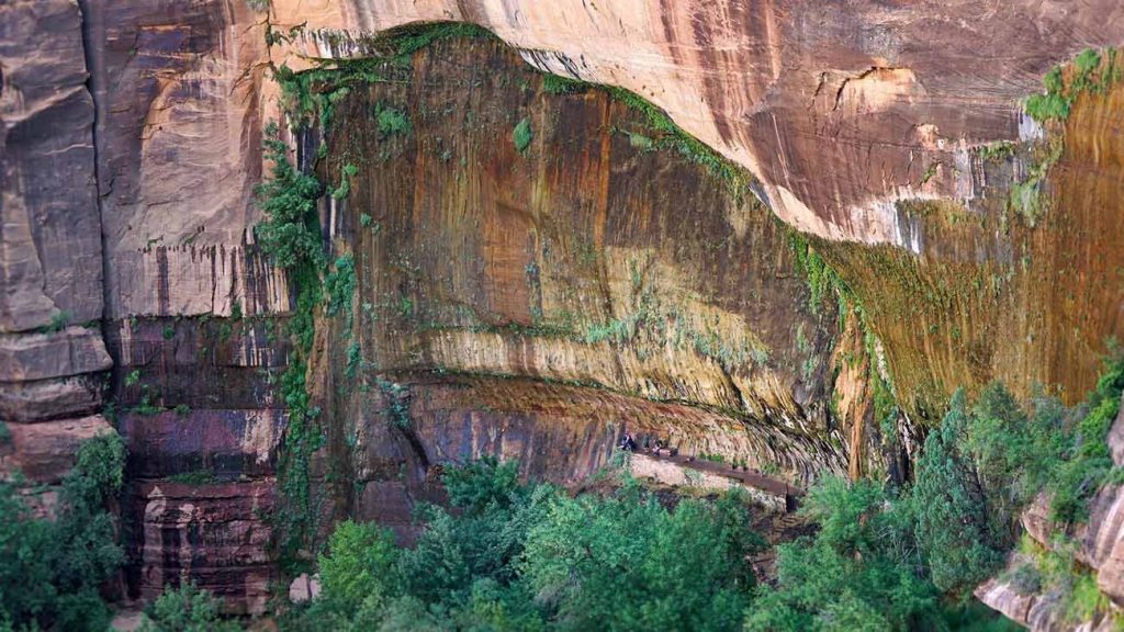 위핑 락(Weeping Rock)